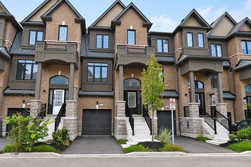 24 Calloway Way, Whitby, ON, L1N2J5 | Card Image