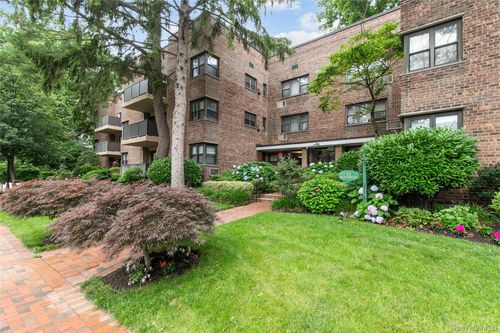 2-b-35 Knightsbridge Rd, Great Neck, NY, 11021-4571 | Card Image