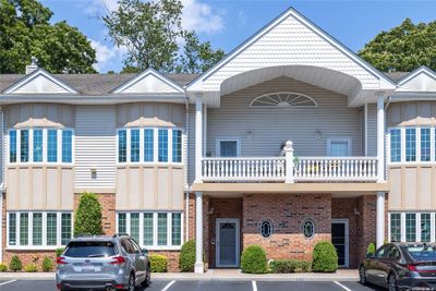 71 - 71 Sarah Court, Condo with 2 bedrooms, 1 bathrooms and null parking in Amityville NY | Image 2