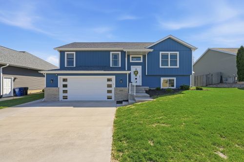 1241 W 63rd St, Davenport, IA, 52806-2086 | Card Image