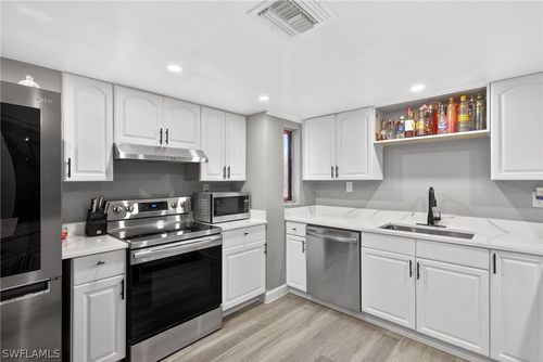 apt-6-7123 Penner Ln, FORT MYERS, FL, 33907-3800 | Card Image