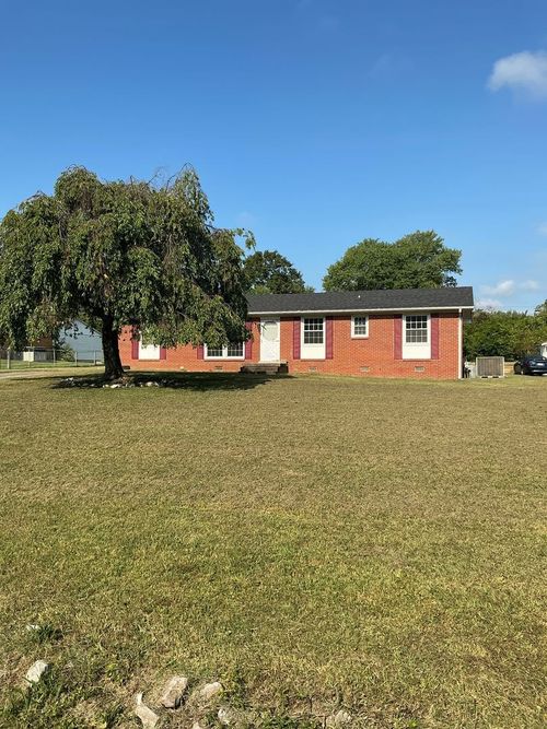 2802 Thrush Dr, Clarksville, TN, 37040-5930 | Card Image