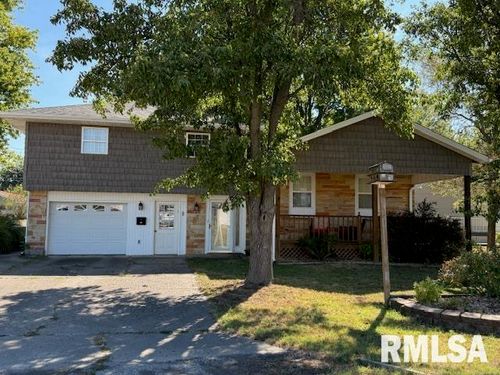 404 N Maple St, Christopher, IL, 62822-1618 | Card Image