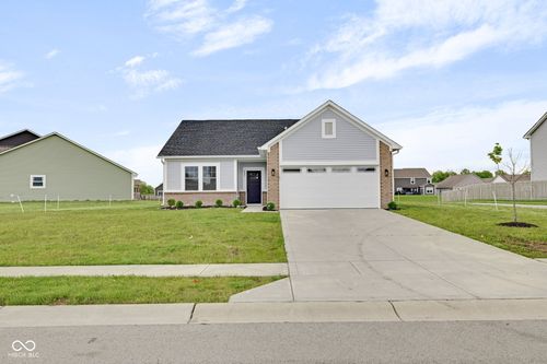 637 N Quartz Ln, Fortville, IN, 46040-0105 | Card Image