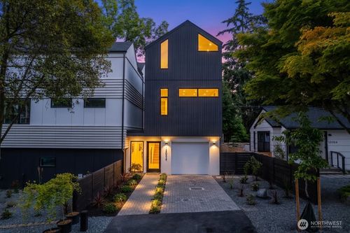 12056 20th Ave Ne, Seattle, WA, 98125-5130 | Card Image