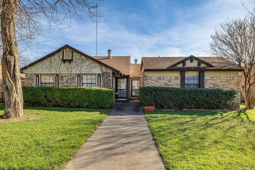 409 411 Dollins Street, Cedar Hill, TX, 75104 | Card Image