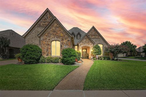 8000 Long Trail Dr, North Richland Hills, TX, 76182-8767 | Card Image