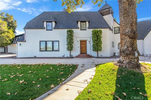 745 W Sunset Dr, Redlands, CA, 92373-6937 | Card Image