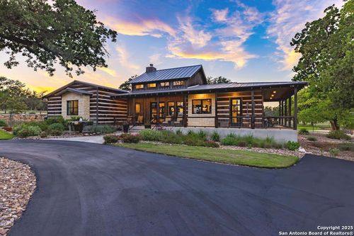 159 Inspiration Loop, Fredericksburg, TX, 78624-8409 | Card Image