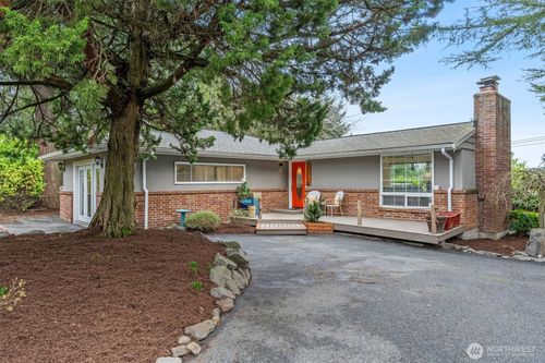 15612 38th Ave Ne, Lake Forest Park, WA, 98155-6706 | Card Image