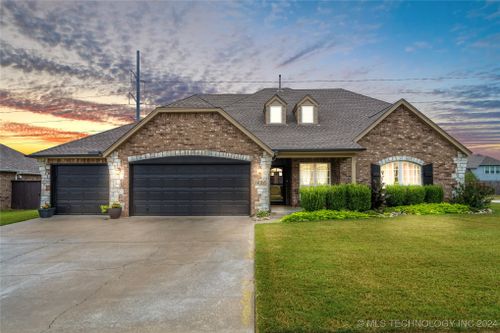 1421 E Quantico Street, Broken Arrow, OK, 74011 | Card Image