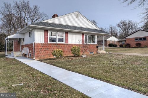 2412 Dickinson Ave, CAMP HILL, PA, 17011-5325 | Card Image
