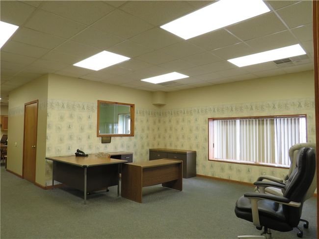 45 W Main St, Home with 0 bedrooms, 0 bathrooms and 12 parking in Sharpsville PA | Image 11