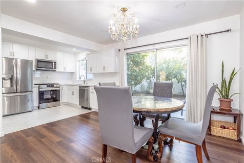 45-10125 De Soto Ave, Chatsworth, CA, 91311-3211 | Card Image