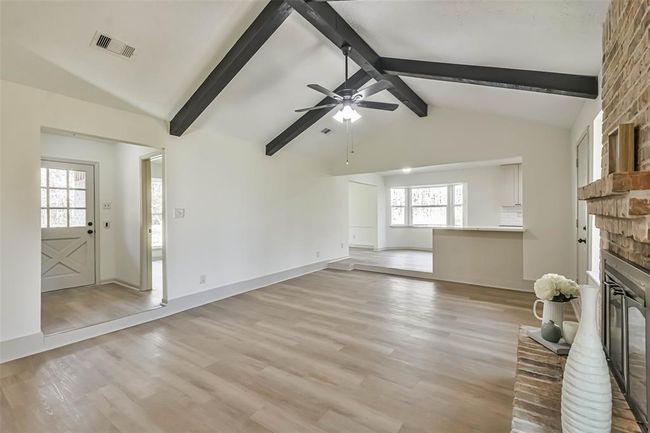 Open to kitchen & Formal | Image 4
