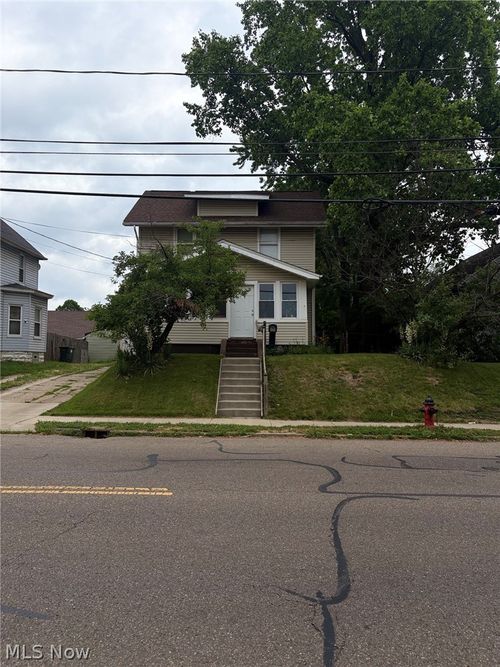 2815 11th St Sw, Canton, OH, 44710-2168 | Card Image