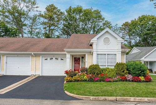 16 Huntington Ct, Ridge, NY, 11961-1624 | Card Image