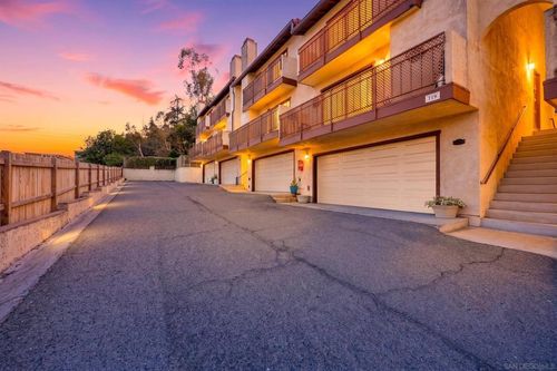 719 Franklin Ln, Vista, CA, 92084-5153 | Card Image