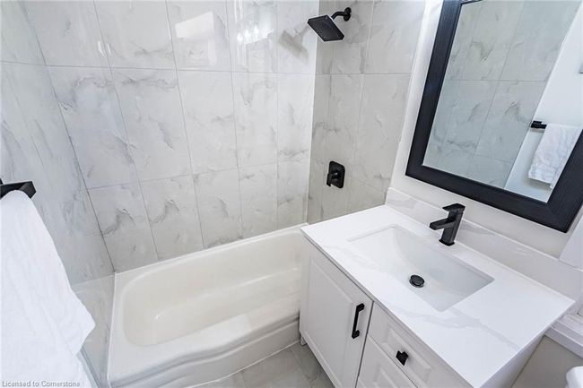 135 East Ave N, House other with 3 bedrooms, 2 bathrooms and 2 parking in Hamilton ON | Image 27