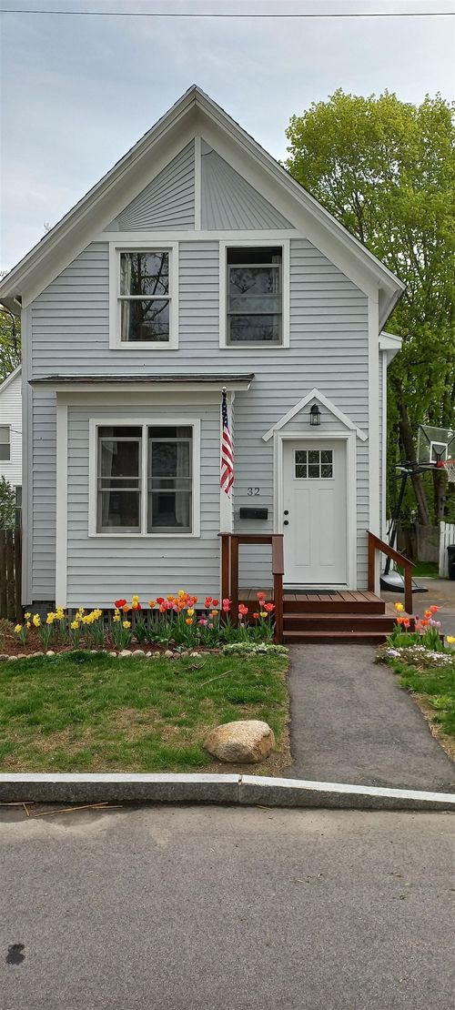 32 Stone St, Concord, NH, 03301-2765 | Card Image