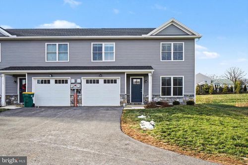 120 Hart Ln, HERSHEY, PA, 17033-1803 | Card Image