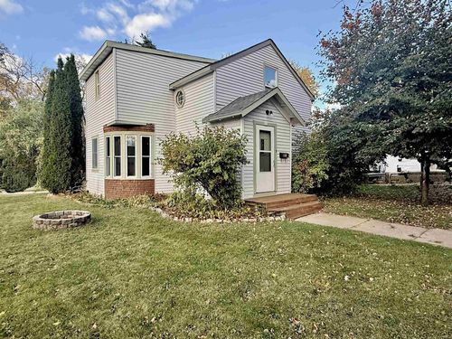 113 E Liberty Street, Berlin, WI, 54923 | Card Image