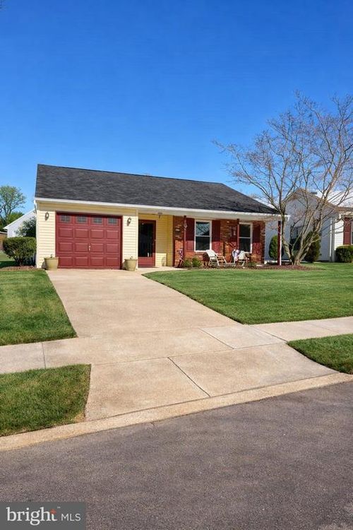 306 Hilltop Ln E, Columbus, NJ, 08022-1013 | Card Image