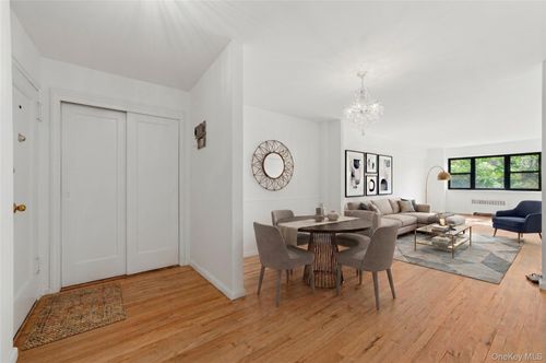 2f-60 White Oak St, New Rochelle, NY, 10801-1757 | Card Image