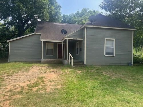 1803 W Houston St, Paris, TX, 75460-3763 | Card Image