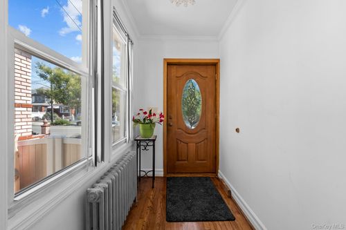 114 130th St, South Ozone Park, NY, 11420-2130 | Card Image