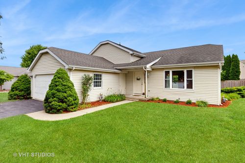 1828 Wicker St, Woodstock, IL, 60098-2427 | Card Image