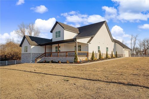 711 Evening Star Road, Bentonville, AR, 72713 | Card Image