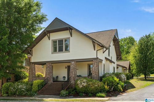 3905 Village Center Dr, HOOVER, AL, 35226-6326 | Card Image