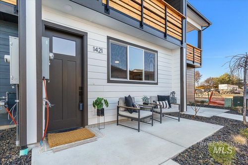 1439 N Bluffs Ridge Ln, Boise, ID, 83704-8661 | Card Image