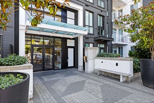 425-14968 101a Ave, Surrey, BC, V3R0E8 | Card Image