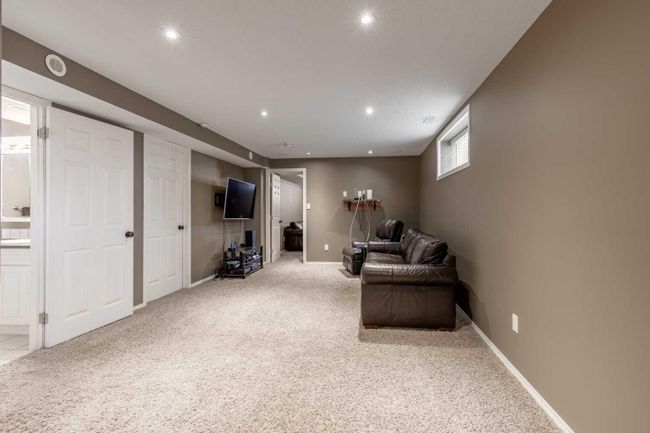 215 Heritage Court W, Home with 4 bedrooms, 2 bathrooms and 2 parking in Lethbridge AB | Image 22