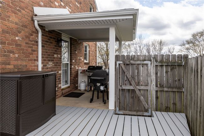 Side porch connects to the back deck for easy access | Image 33