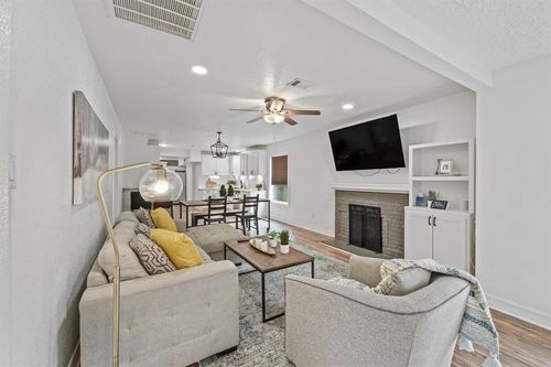 4520 Sharon St, Houston, TX, 77020-6409 | Card Image