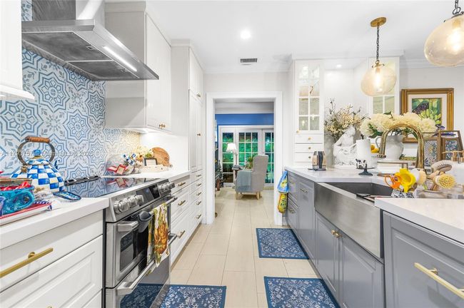 13101 Sw 82 Nd Ave, House other with 4 bedrooms, 2 bathrooms and null parking in Pinecrest FL | Image 6