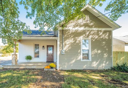 412 Academy Ave, Spiceland, IN, 47385-9518 | Card Image