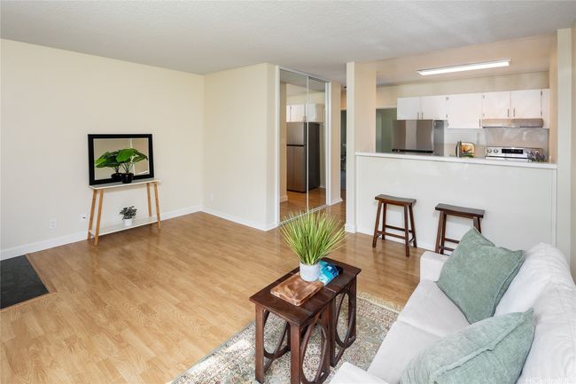 living room | Image 5