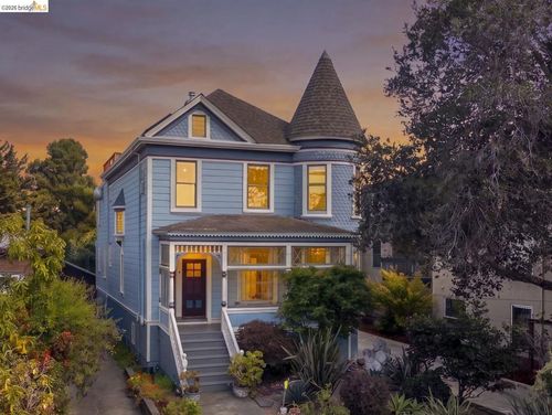 550 Vernon St, Oakland, CA, 94610-1426 | Card Image
