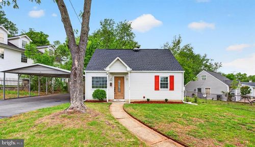 296 Manassas Dr, MANASSAS PARK, VA, 20111-2045 | Card Image