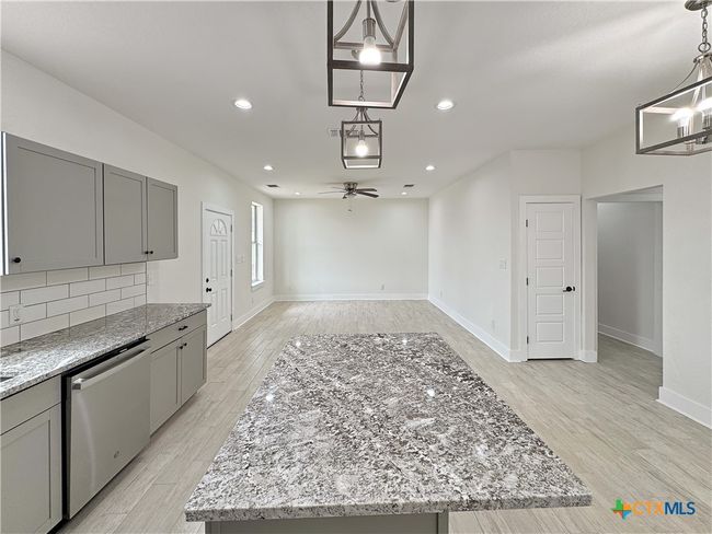 1637 Bob White Dr, House other with 3 bedrooms, 2 bathrooms and null parking in Spring Branch TX | Image 8