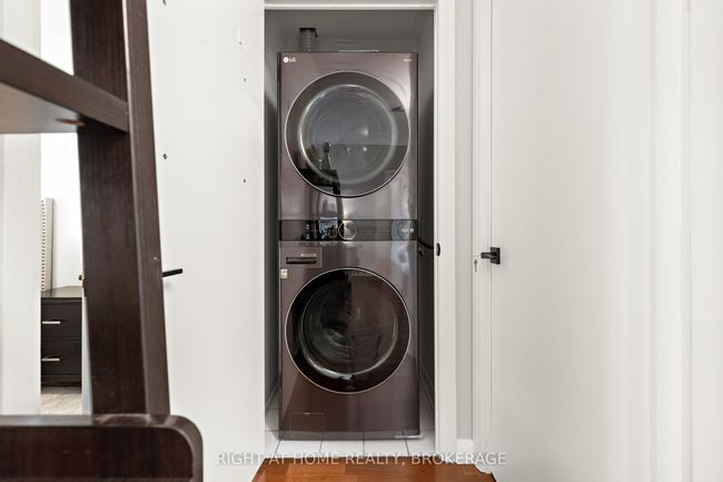 703 - 18 Beverley St, Condo with 3 bedrooms, 2 bathrooms and 2 parking in Toronto ON | Image 23