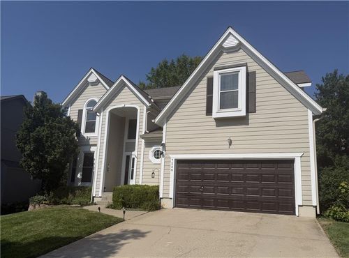 7228 Widmer Rd, Shawnee, KS, 66216-3748 | Card Image