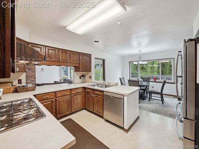 14-4677-Rolling-Ridge-Rd-West-Bloomfield-Township-MI-48323-WindowStill-24.jpg | Image 12
