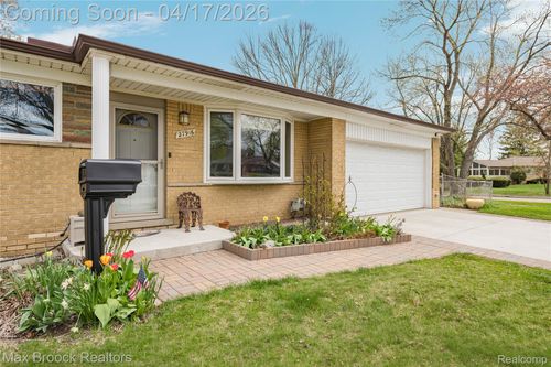 27916 Walker Ave, Warren, MI, 48092-3064 | Card Image