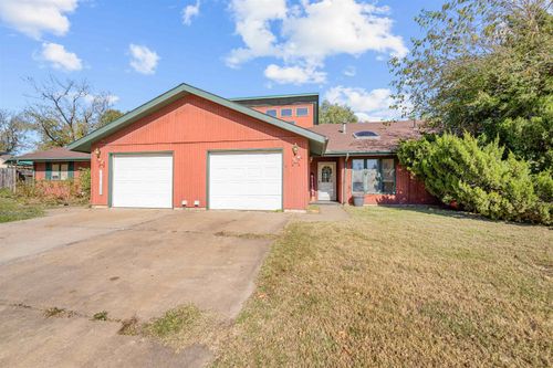 216 Northridge Ct, Lindsborg, KS, 67456-1521 | Card Image