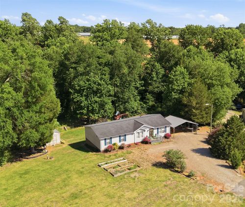 333 Howard Norton Dr, Hiddenite, NC, 28636-6337 | Card Image
